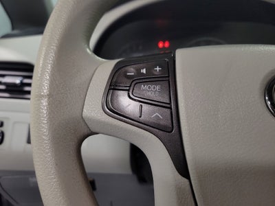 2014 Toyota Sienna LE 8 Passenger