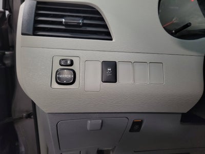 2014 Toyota Sienna LE 8 Passenger