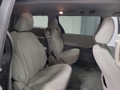 2014 Toyota Sienna LE 8 Passenger