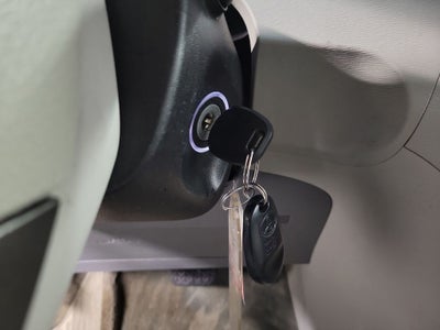 2013 Toyota Sienna LE 8 Passenger