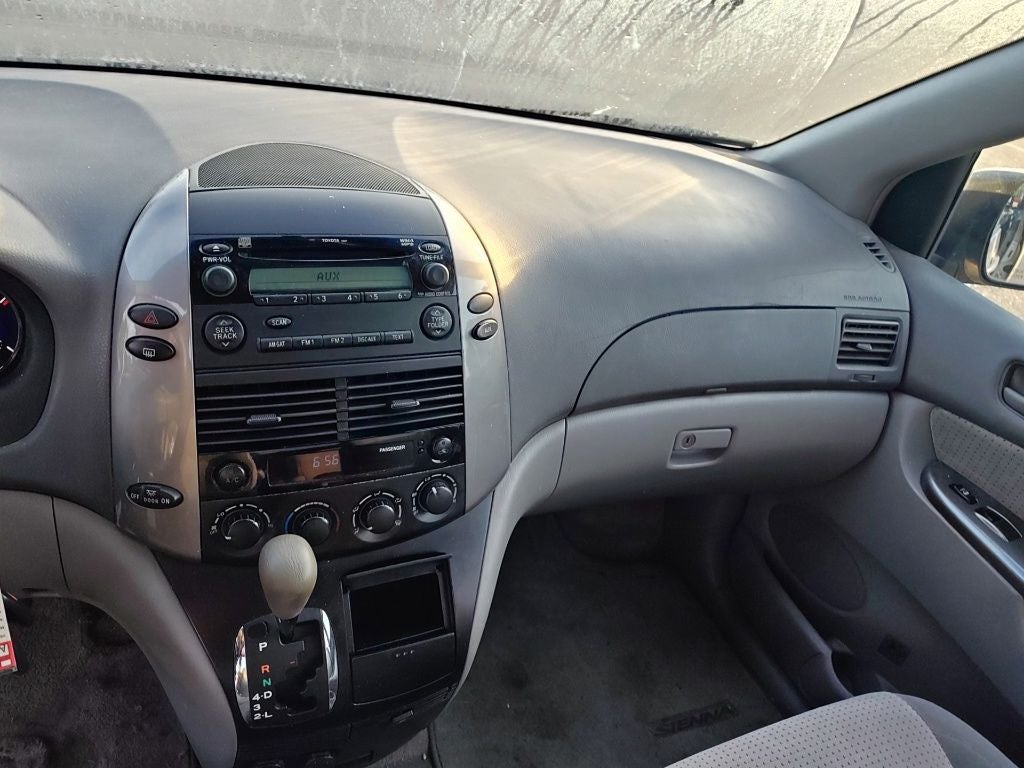 2010 Toyota Sienna LE