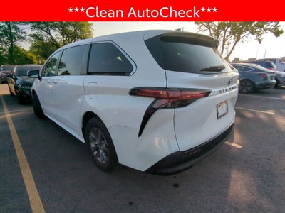 2021 Toyota Sienna LE 8 Passenger