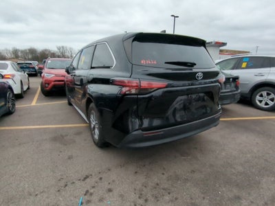 2021 Toyota Sienna LE 8 Passenger