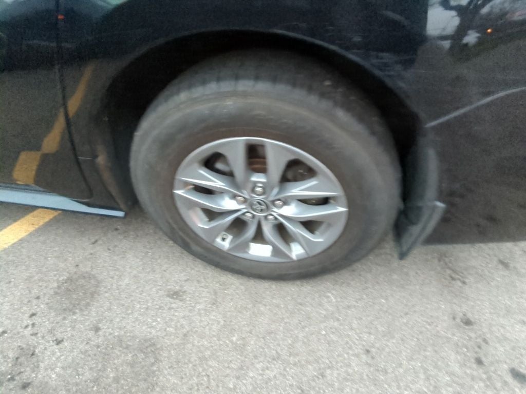 2021 Toyota Sienna LE 8 Passenger