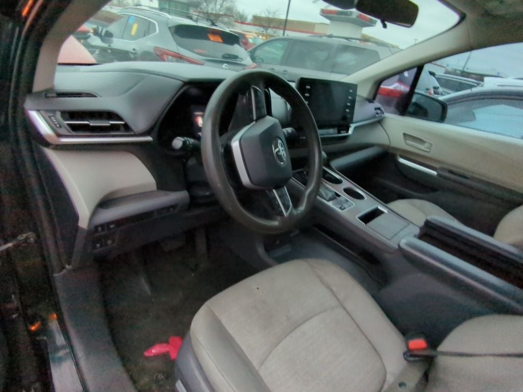 2021 Toyota Sienna LE 8 Passenger