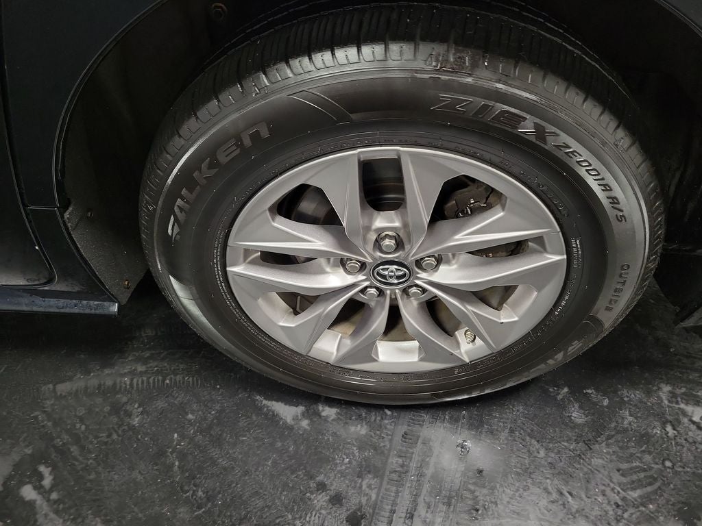 2021 Toyota Sienna LE 8 Passenger
