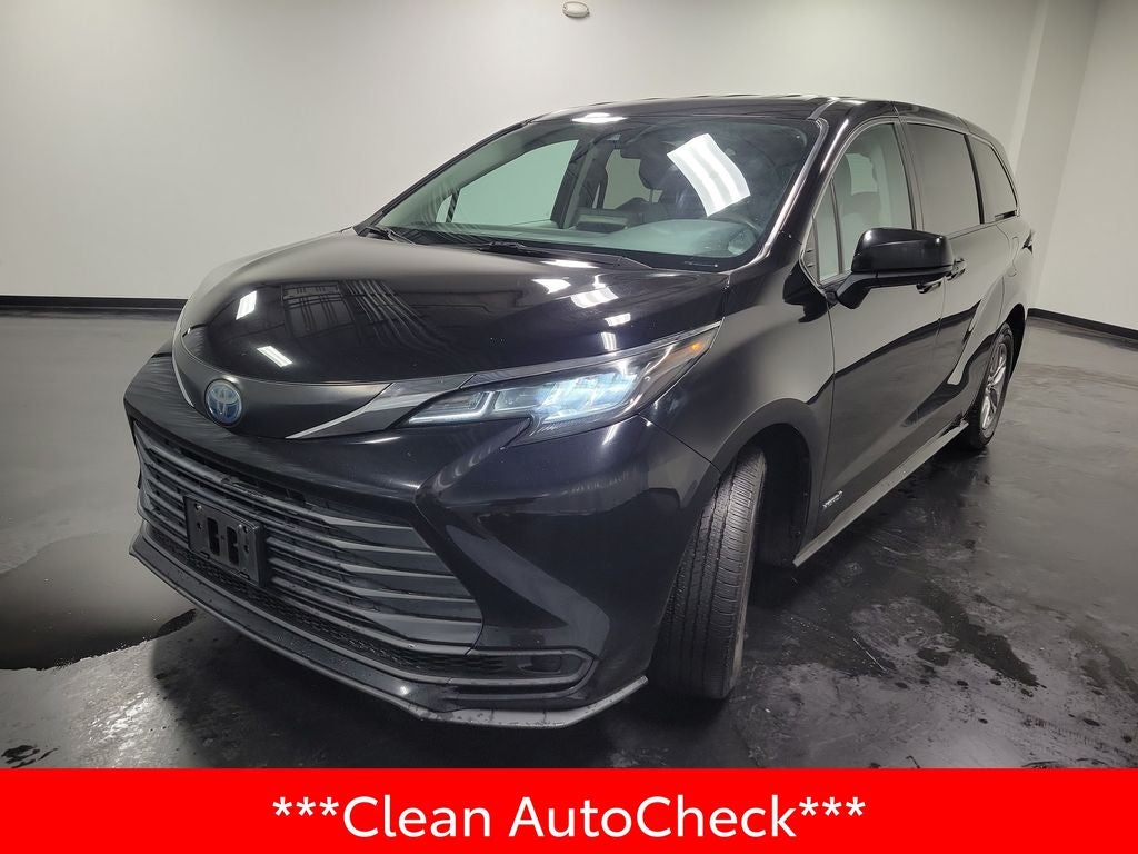 2021 Toyota Sienna LE 8 Passenger
