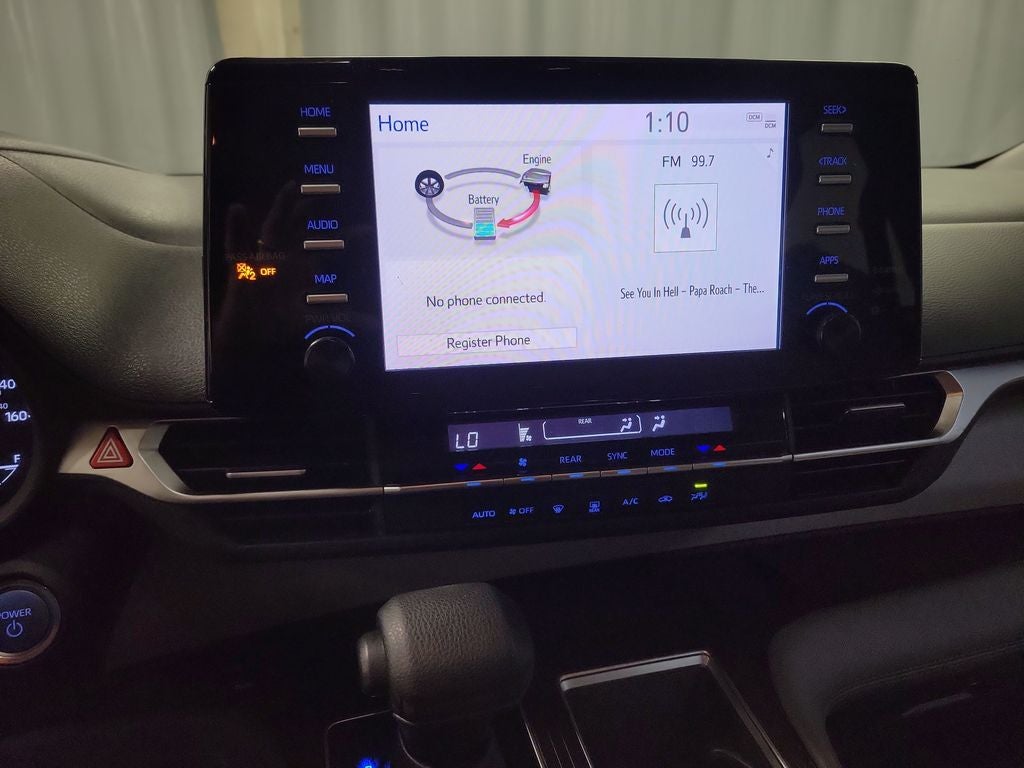 2022 Toyota Sienna LE 8 Passenger
