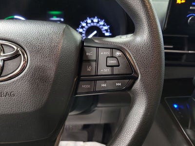 2022 Toyota Sienna LE 8 Passenger