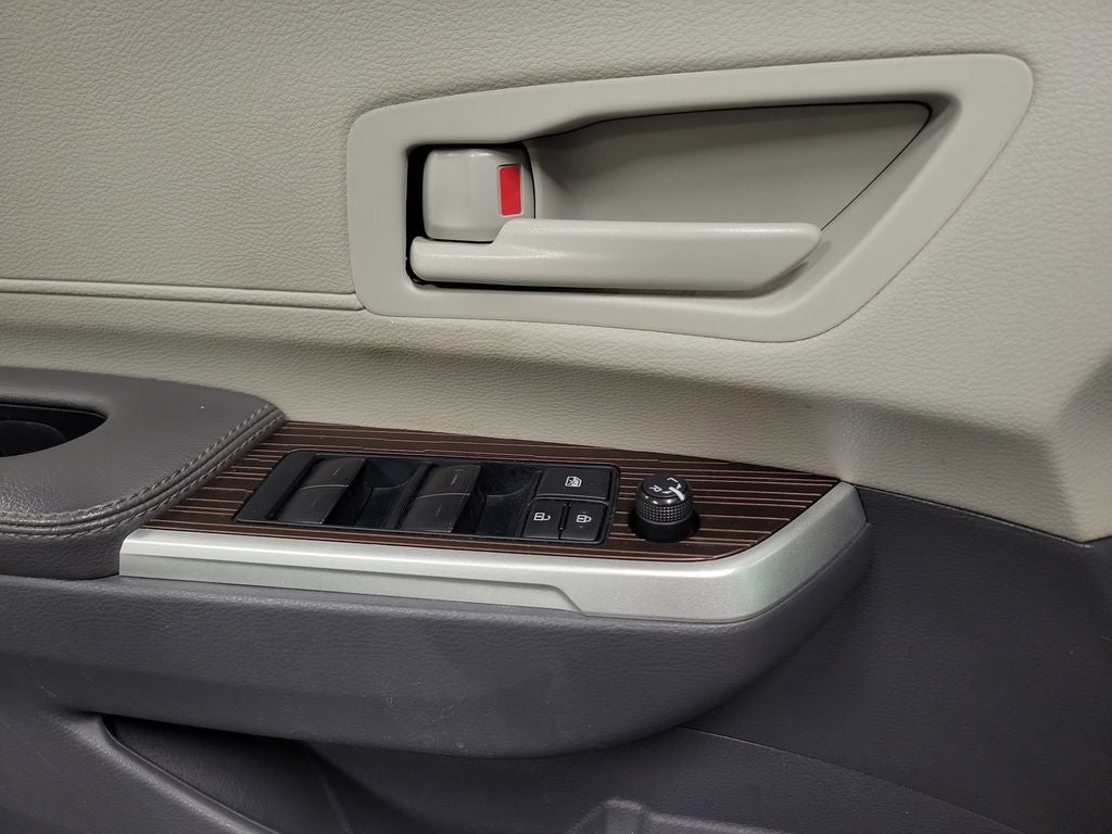 2022 Toyota Sienna LE 8 Passenger