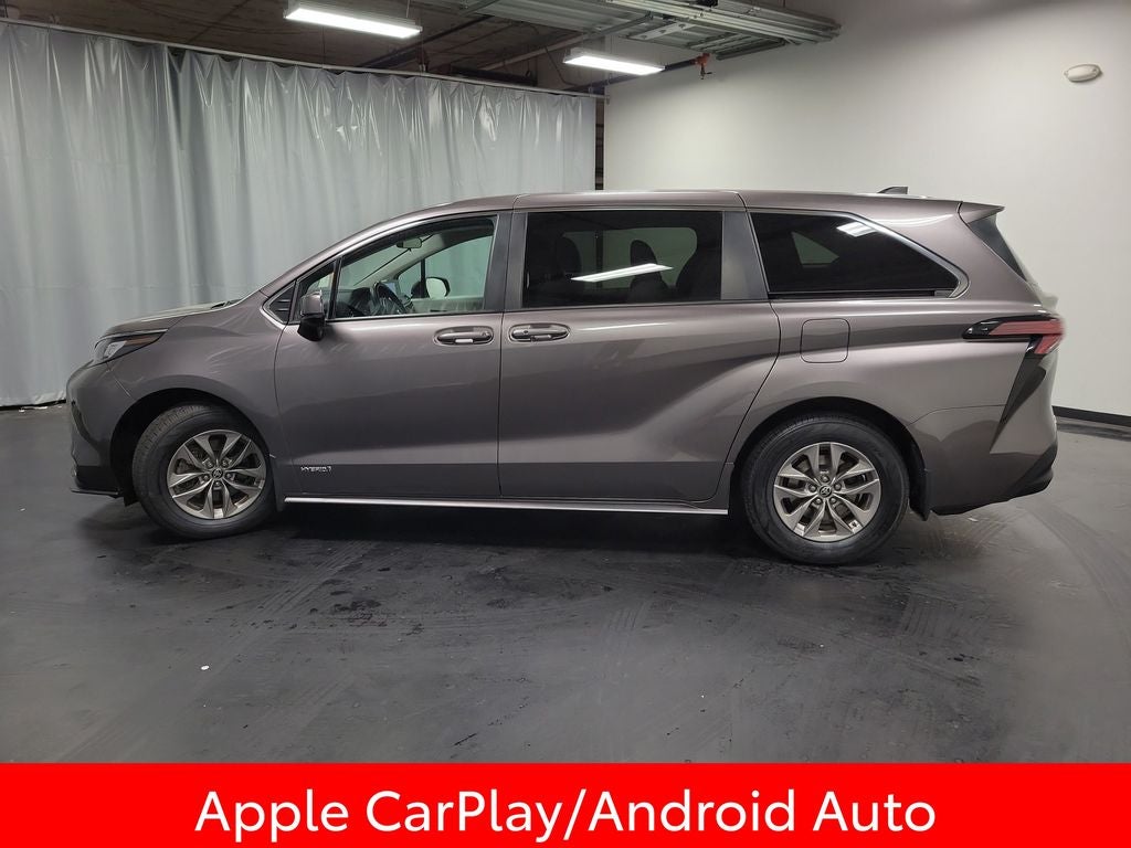 2021 Toyota Sienna LE 8 Passenger