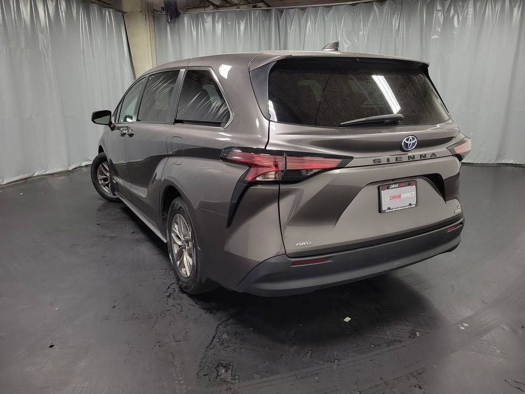 2021 Toyota Sienna LE 8 Passenger