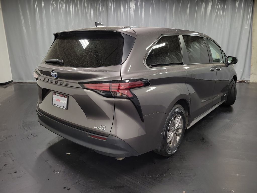 2021 Toyota Sienna LE 8 Passenger
