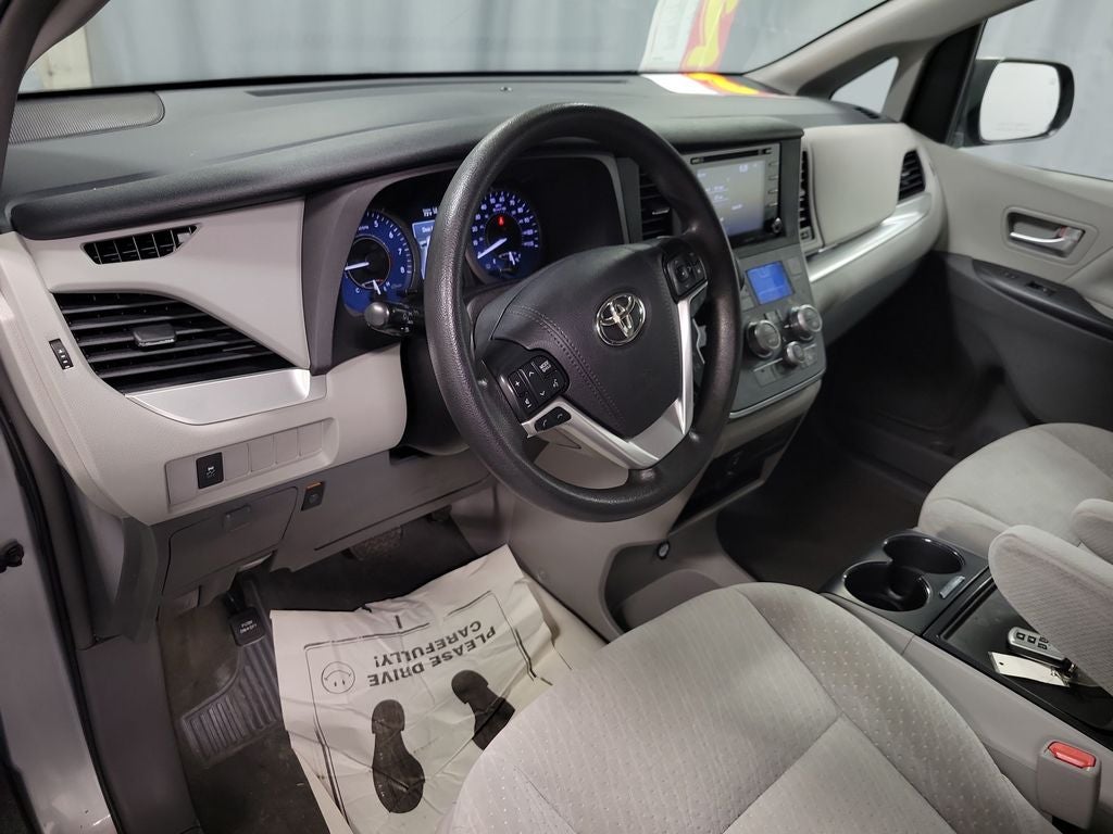 2019 Toyota Sienna LE 7 Passenger
