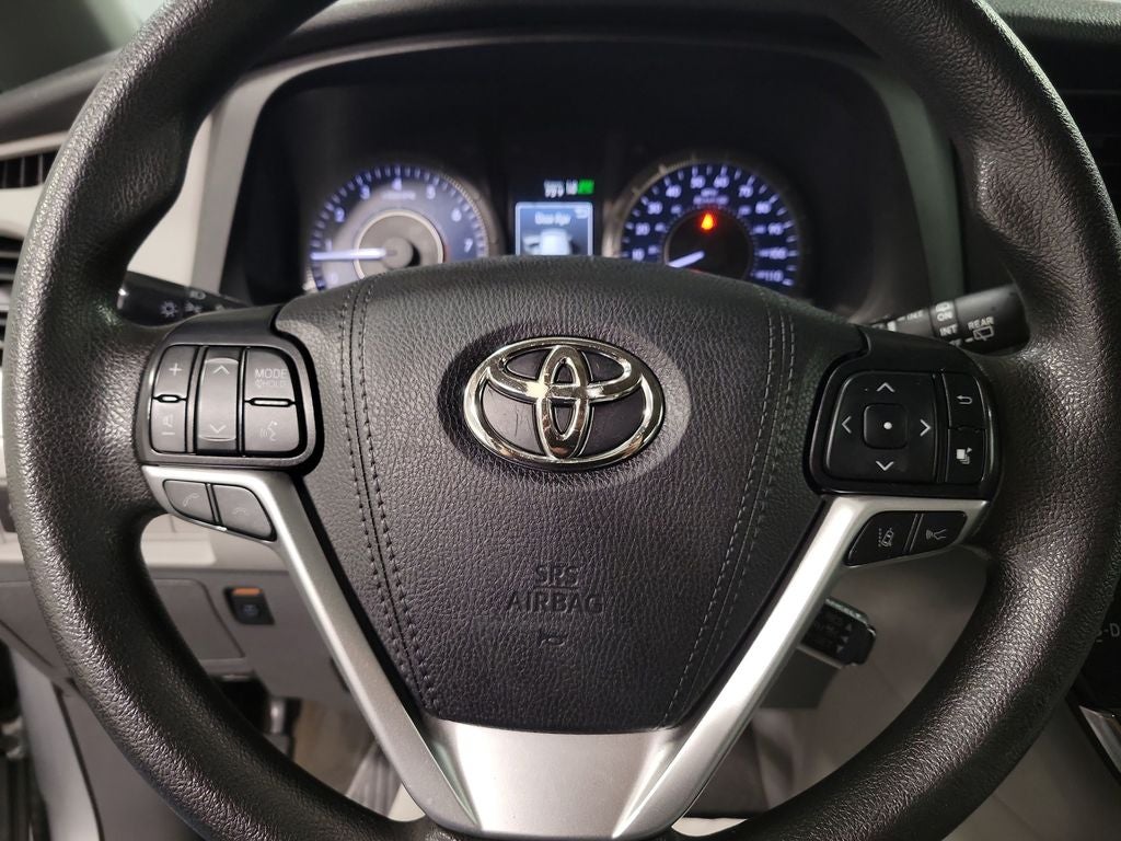 2019 Toyota Sienna LE 7 Passenger