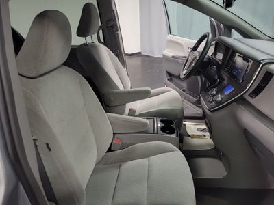 2019 Toyota Sienna LE 7 Passenger