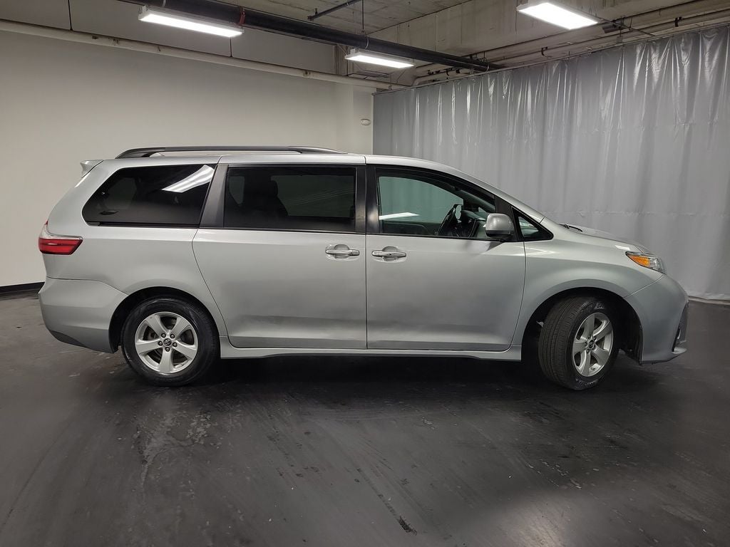 2019 Toyota Sienna LE 7 Passenger