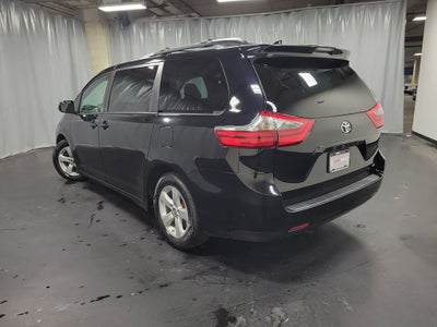 2020 Toyota Sienna LE 7 Passenger