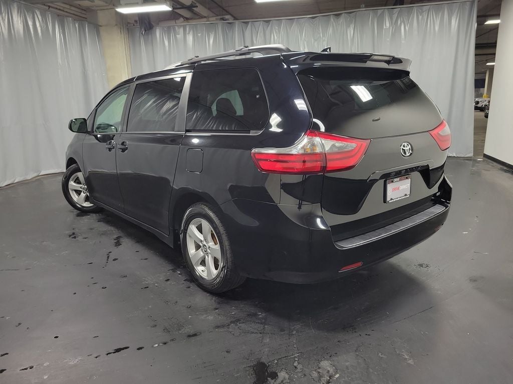 2020 Toyota Sienna LE 7 Passenger