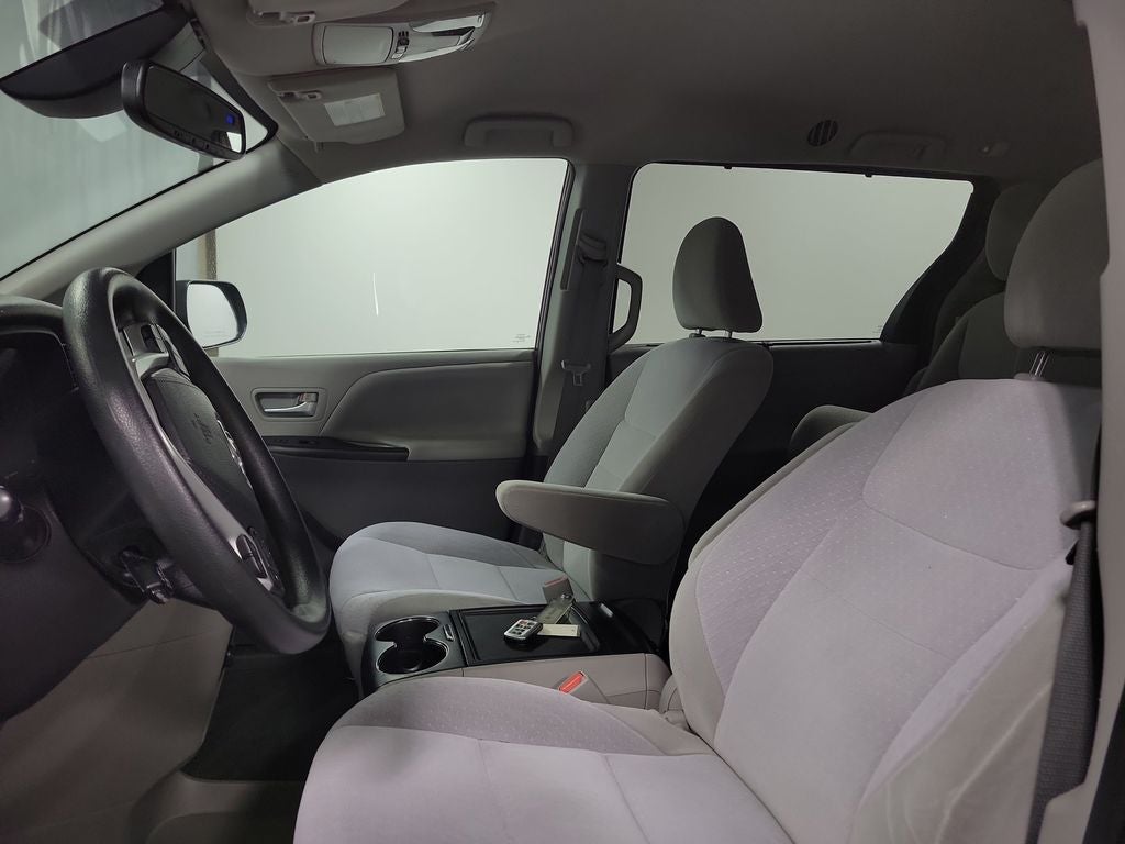 2020 Toyota Sienna LE 8 Passenger
