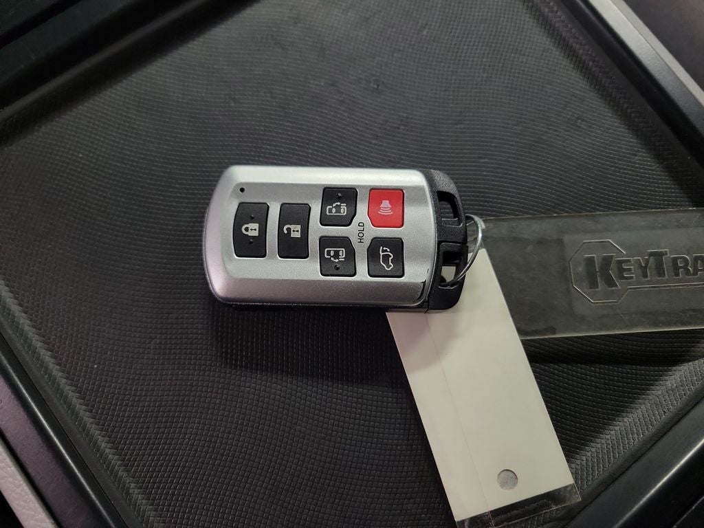 2020 Toyota Sienna LE 8 Passenger