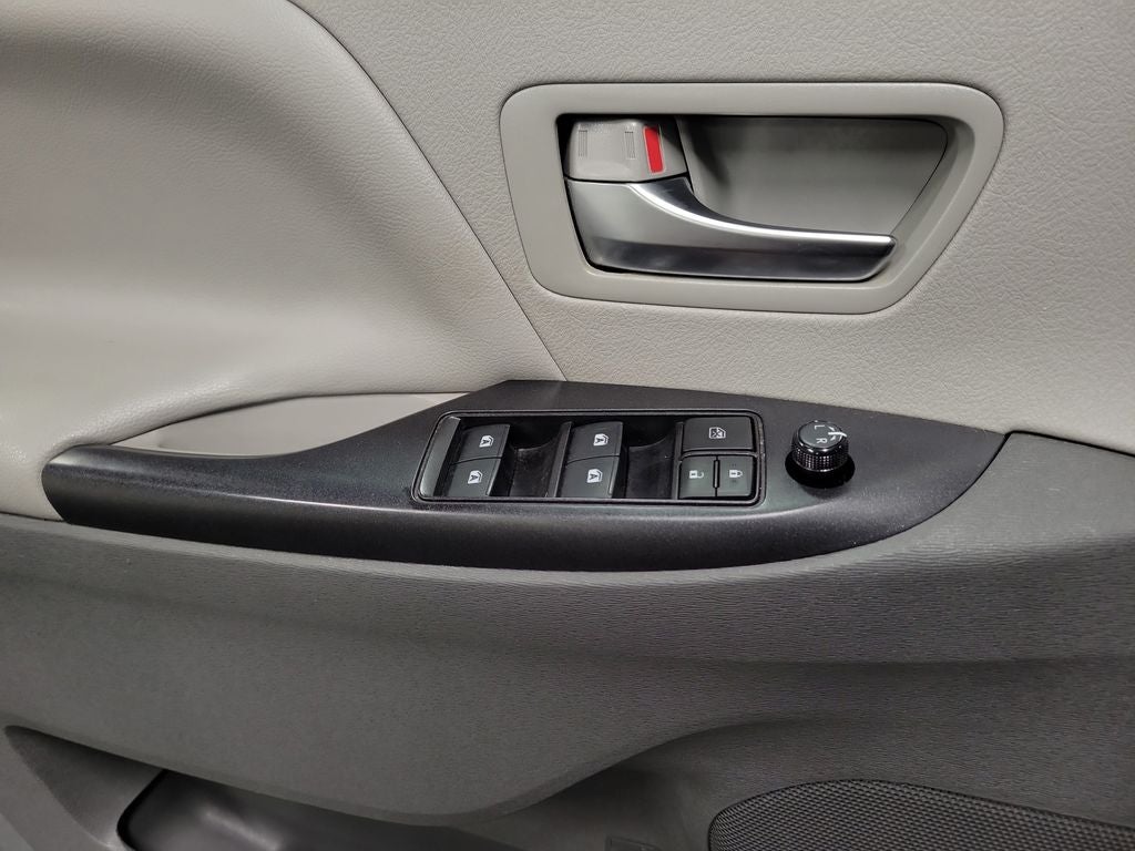 2020 Toyota Sienna LE 8 Passenger
