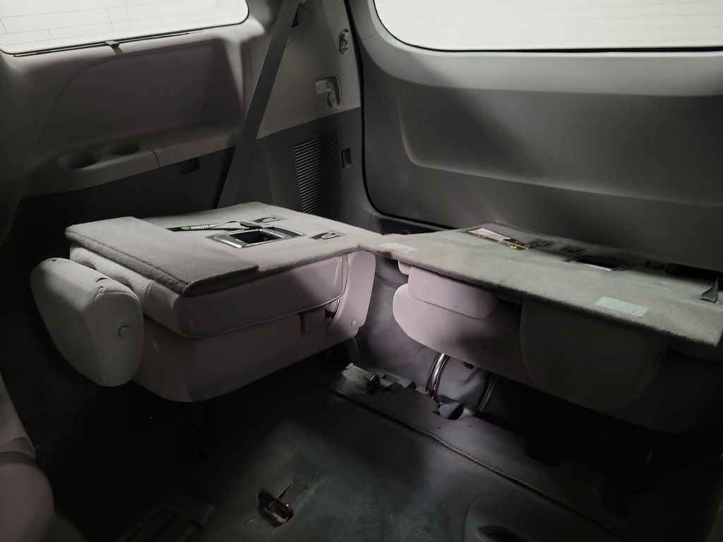 2020 Toyota Sienna LE 8 Passenger