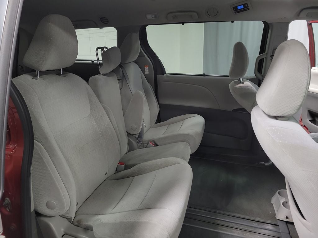 2020 Toyota Sienna LE 8 Passenger