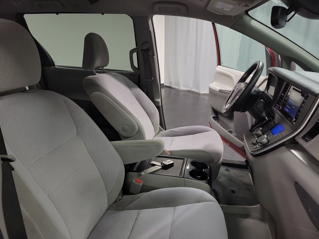 2020 Toyota Sienna LE 8 Passenger
