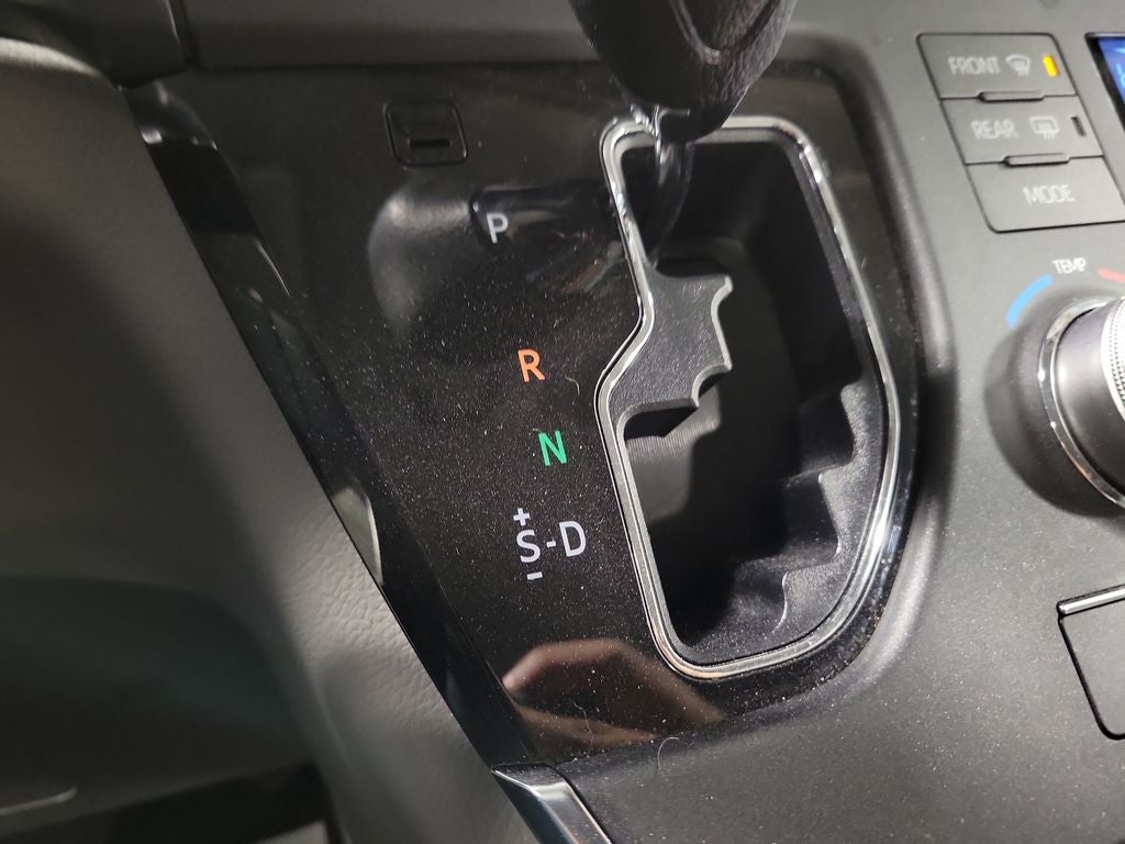 2019 Toyota Sienna LE 7 Passenger