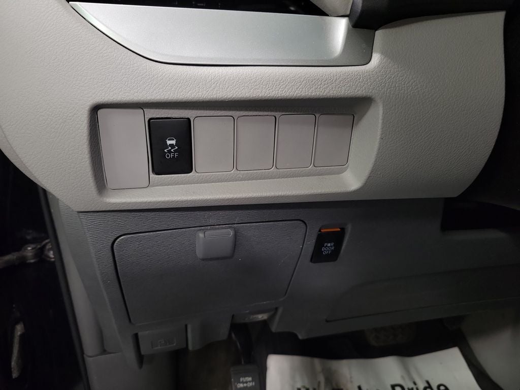 2019 Toyota Sienna LE 7 Passenger