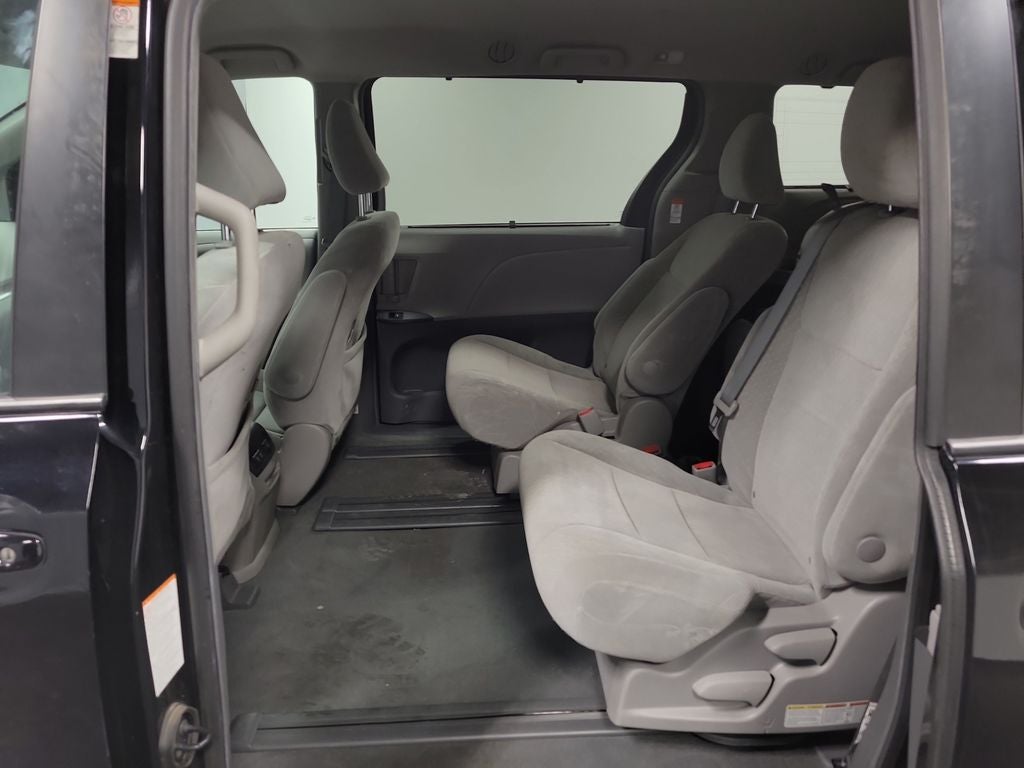 2019 Toyota Sienna LE 7 Passenger
