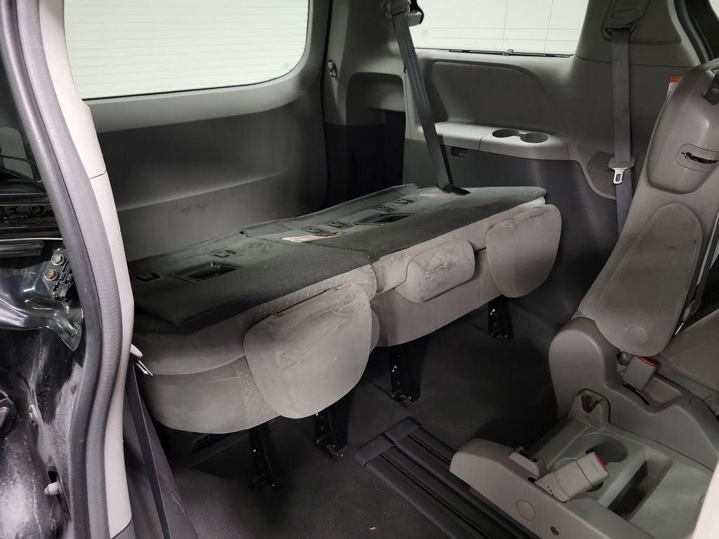 2019 Toyota Sienna LE 7 Passenger