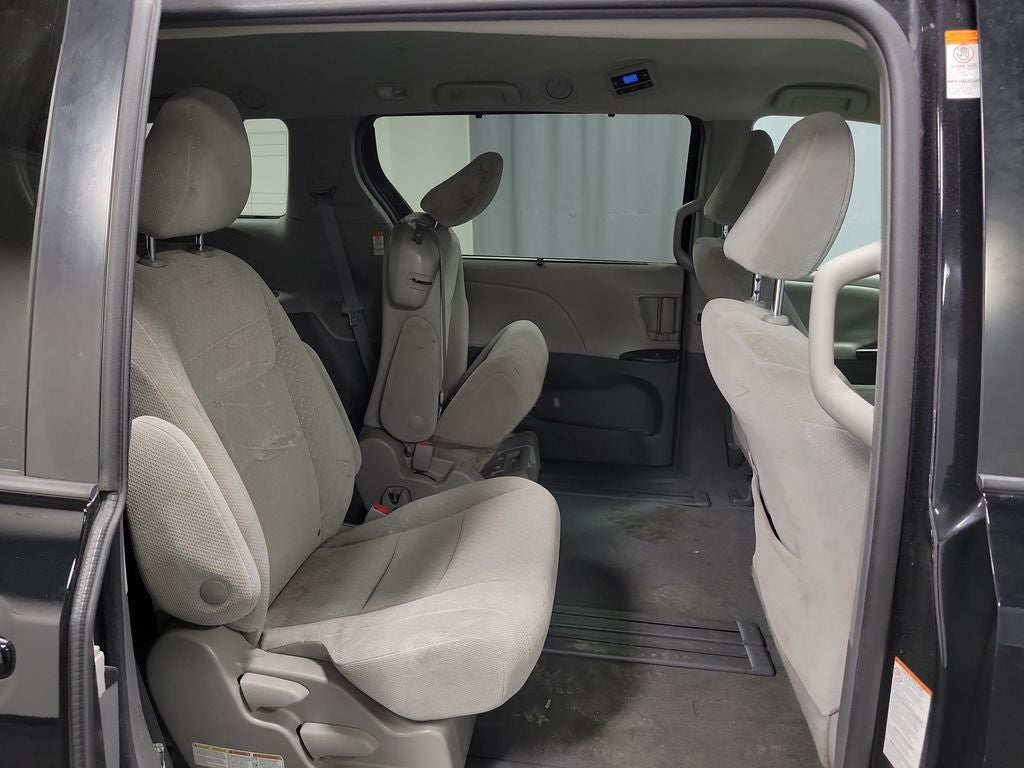 2019 Toyota Sienna LE 7 Passenger