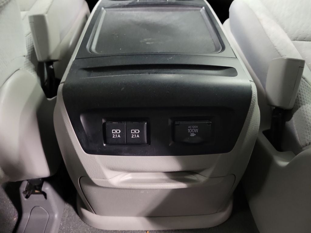 2019 Toyota Sienna LE 7 Passenger