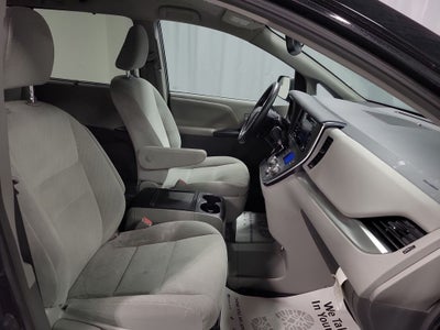 2019 Toyota Sienna LE 7 Passenger