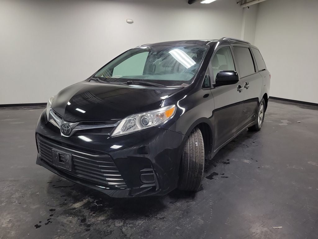2019 Toyota Sienna LE 7 Passenger