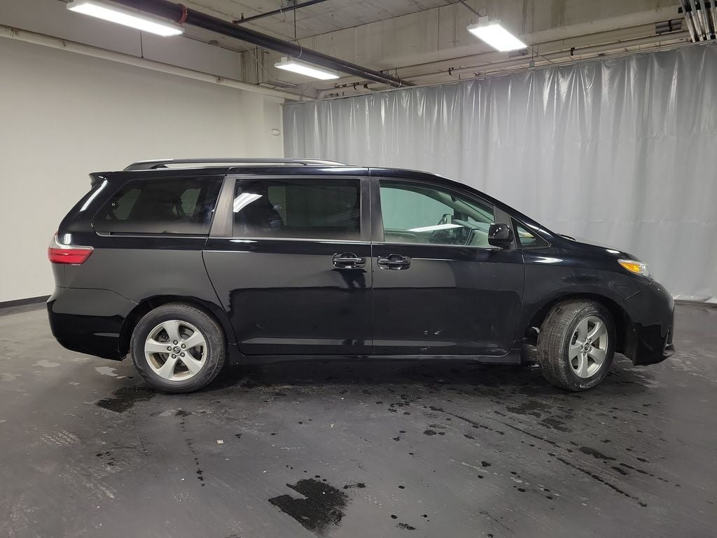 2019 Toyota Sienna LE 7 Passenger