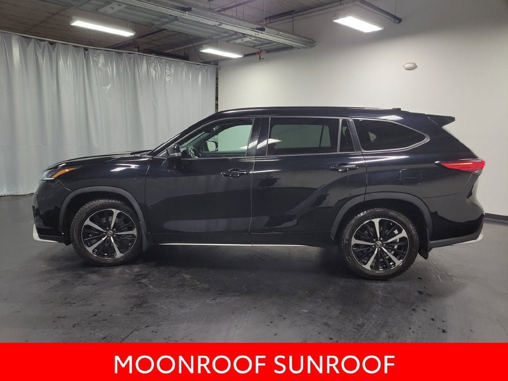 2022 Toyota Highlander XSE
