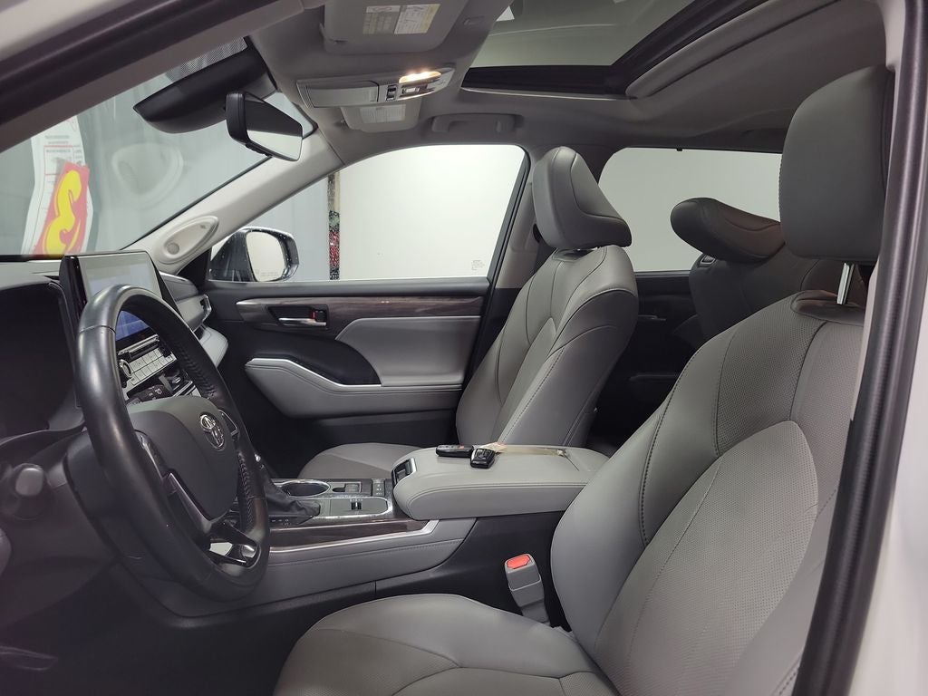2021 Toyota Highlander Hybrid Limited