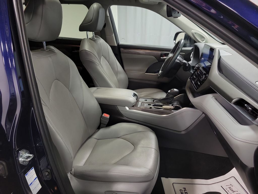 2022 Toyota Highlander Hybrid Limited