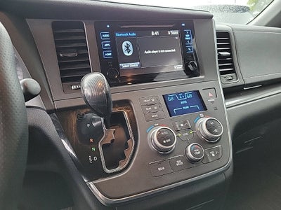 2015 Toyota Sienna SE 8 Passenger