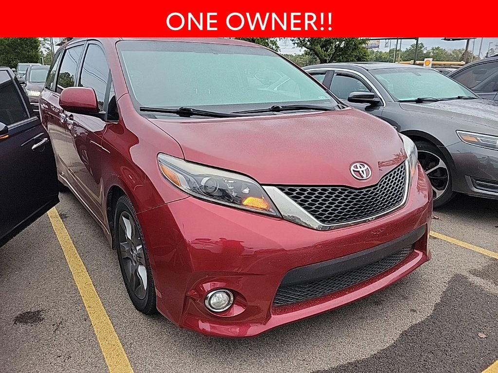 2015 Toyota Sienna SE 8 Passenger