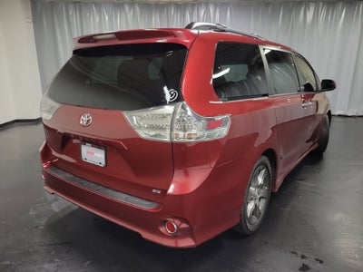 2015 Toyota Sienna SE 8 Passenger