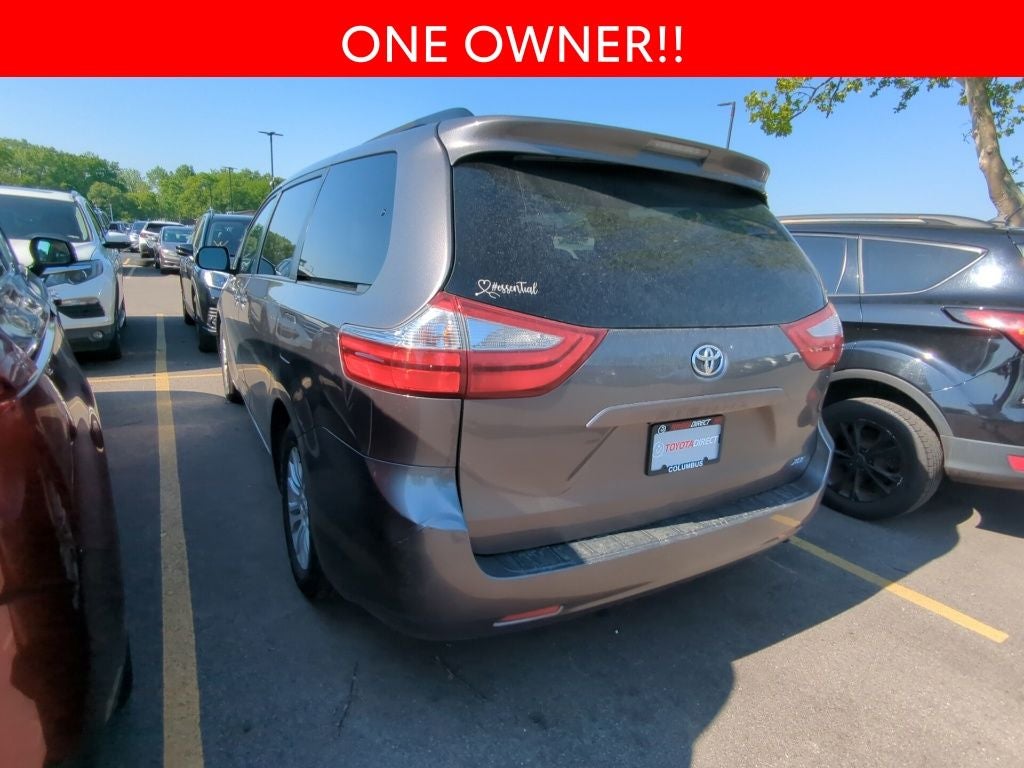 2015 Toyota Sienna XLE 8 Passenger