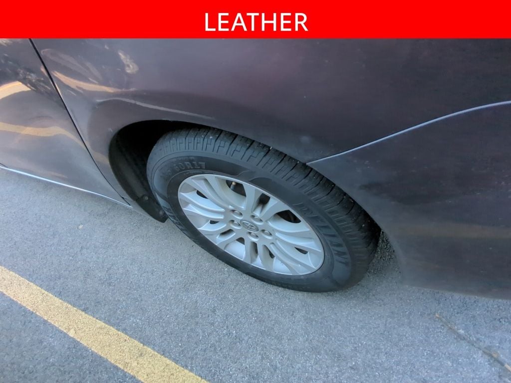 2015 Toyota Sienna XLE 8 Passenger