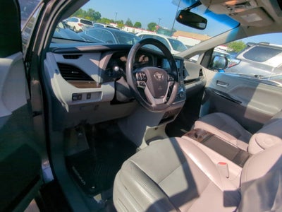 2015 Toyota Sienna XLE 8 Passenger