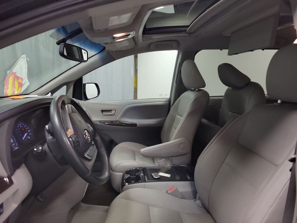 2015 Toyota Sienna XLE Premium 8 Passenger