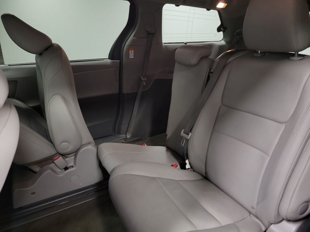 2015 Toyota Sienna XLE Premium 8 Passenger
