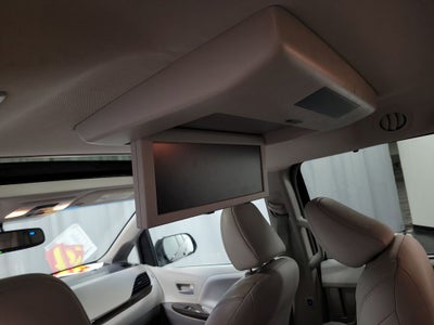 2015 Toyota Sienna XLE Premium 8 Passenger